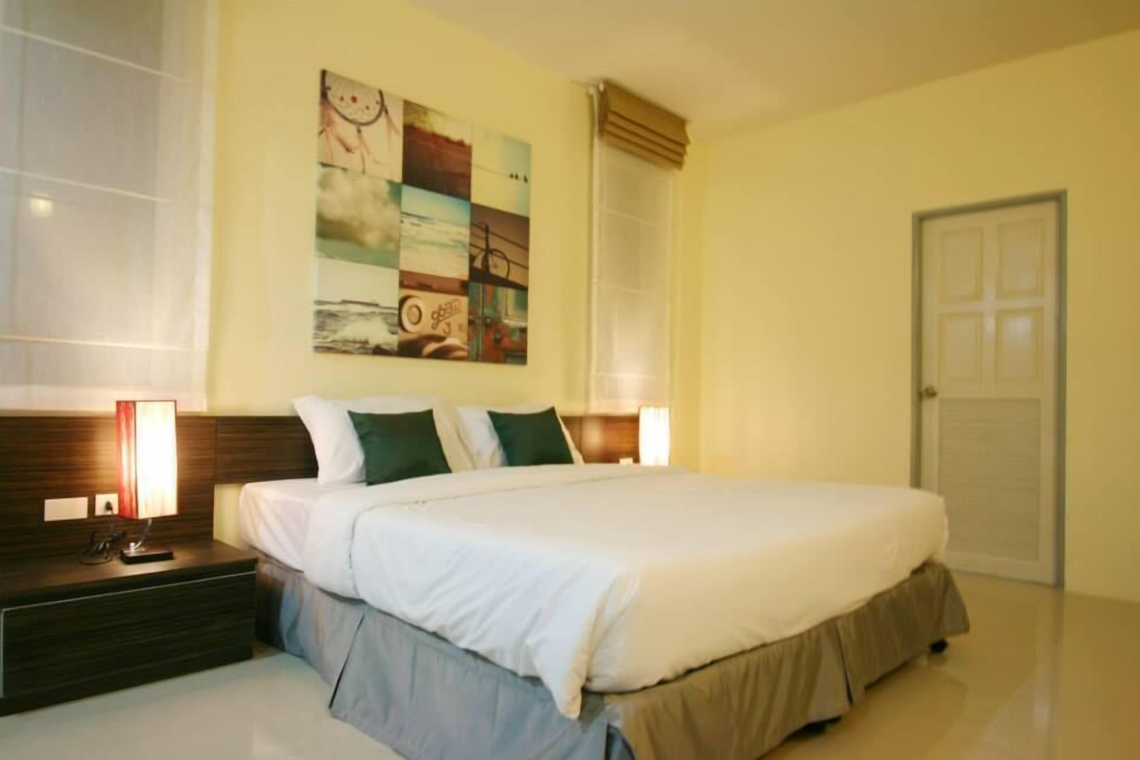 superior double room | desk, rollaway beds, free wifi