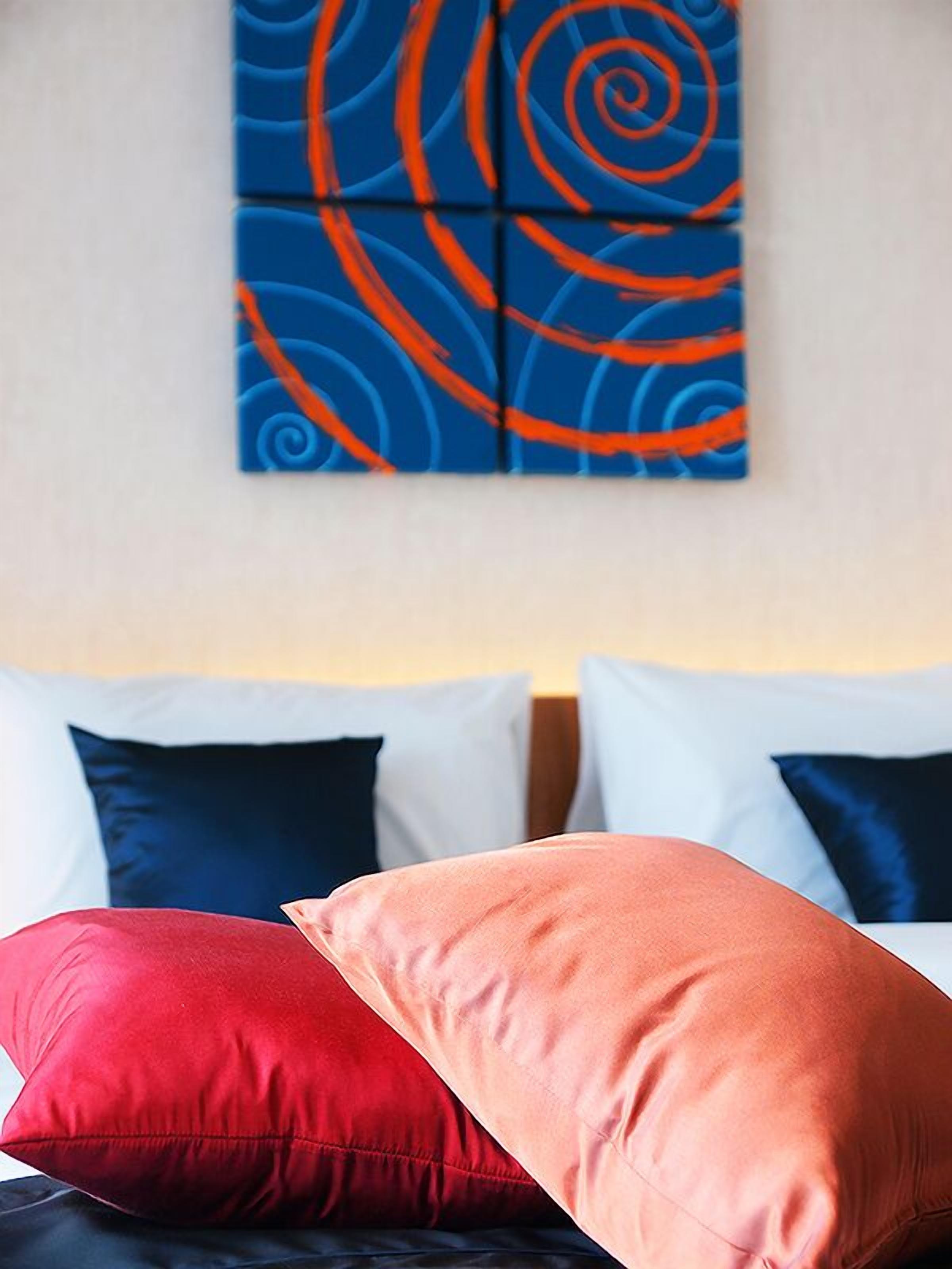 deluxe double room | desk, rollaway beds, free wifi