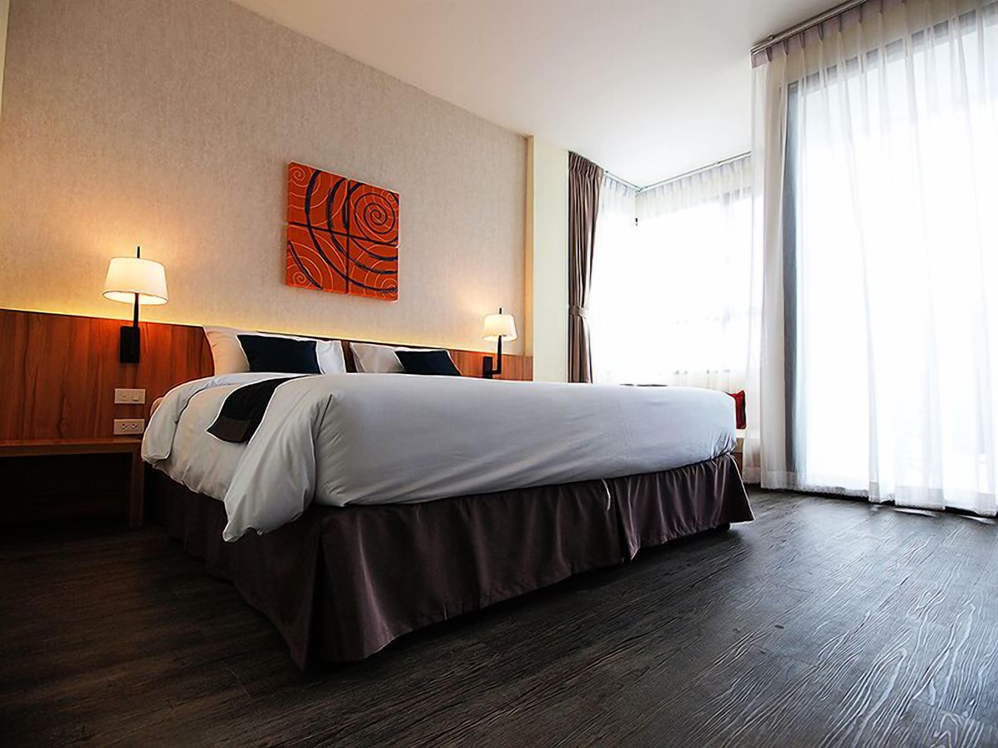 deluxe double room, river view | desk, rollaway beds, free wifi