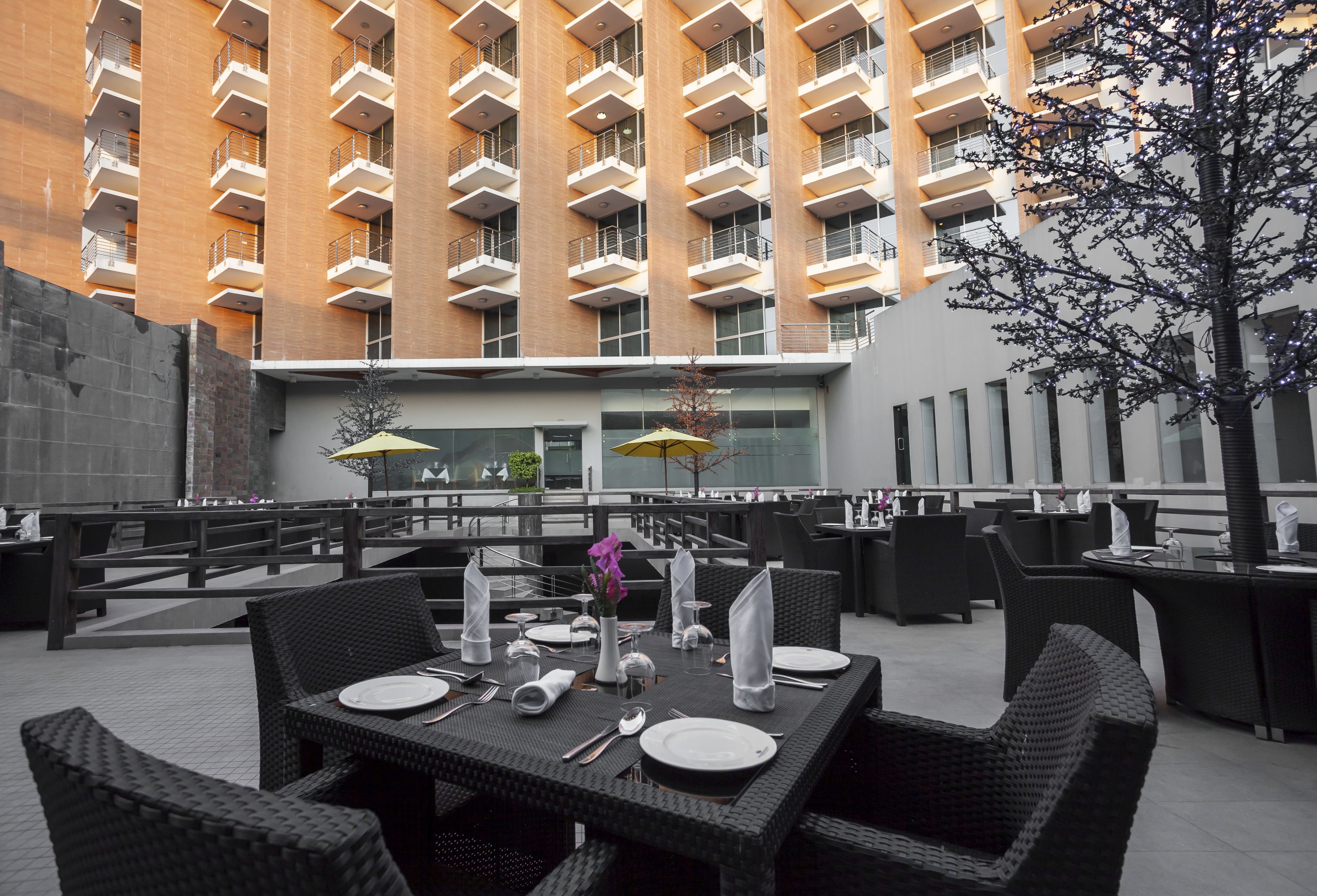 2 restaurants, barbecue