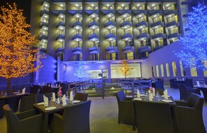 2 restaurants, barbecue - Long Beach Hotel (Cox's Bazar)