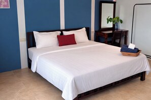In-room safe, desk, iron/ironing board, free WiFi - Grandmom Place (Krabi)