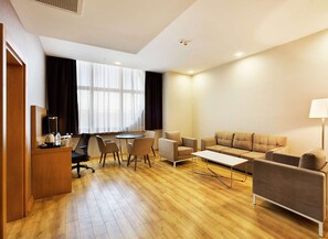 Premium bedding, minibar, in-room safe, desk
