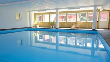 Indendørs pool