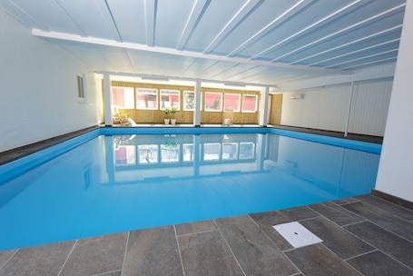 Indoor pool. Hotel Gudhjem