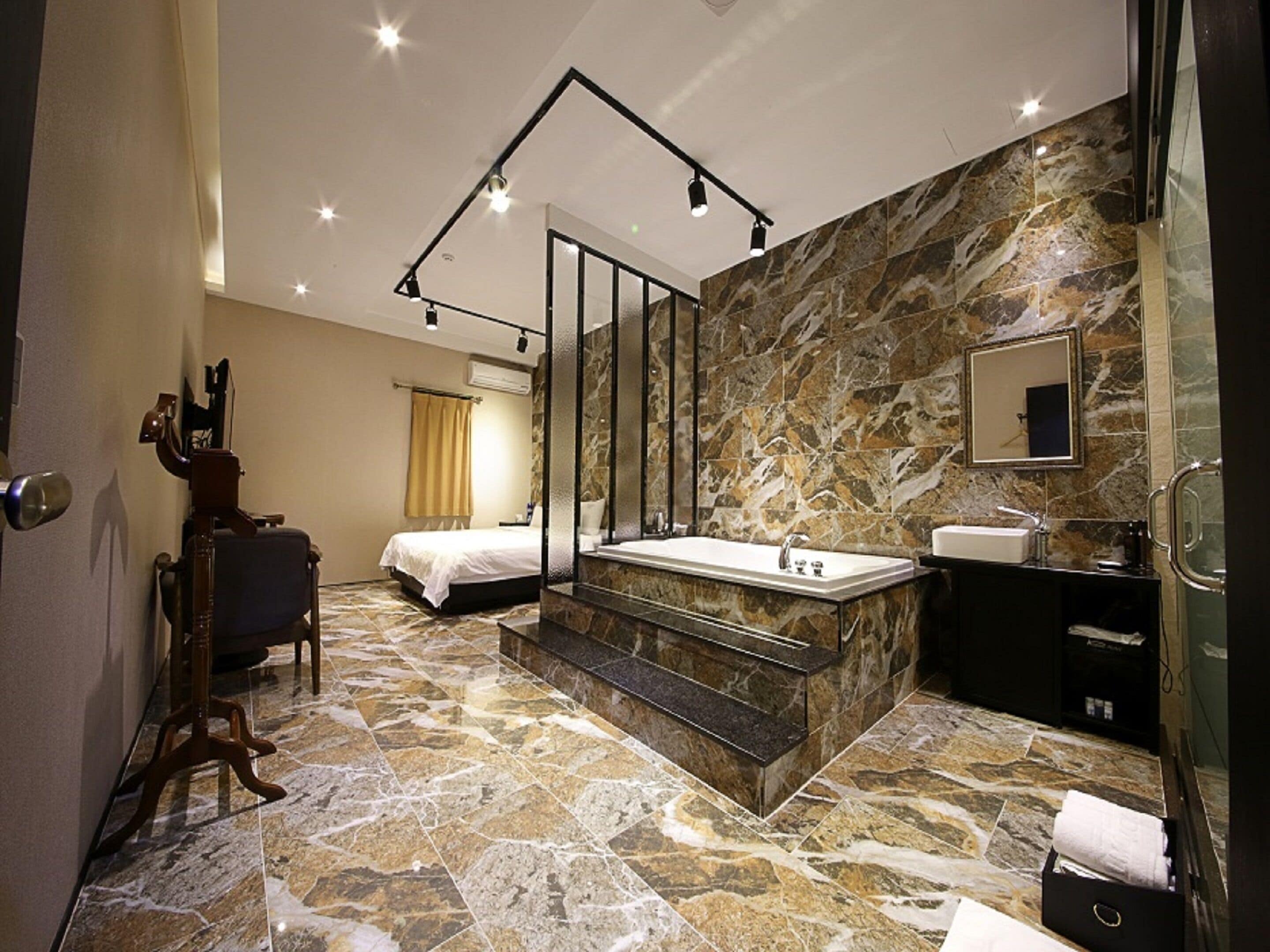 royal deluxe room (interior design of a room is randomly assigned upon check-in) | individually decorated, soundproofing, iron/ironing board, free wifi