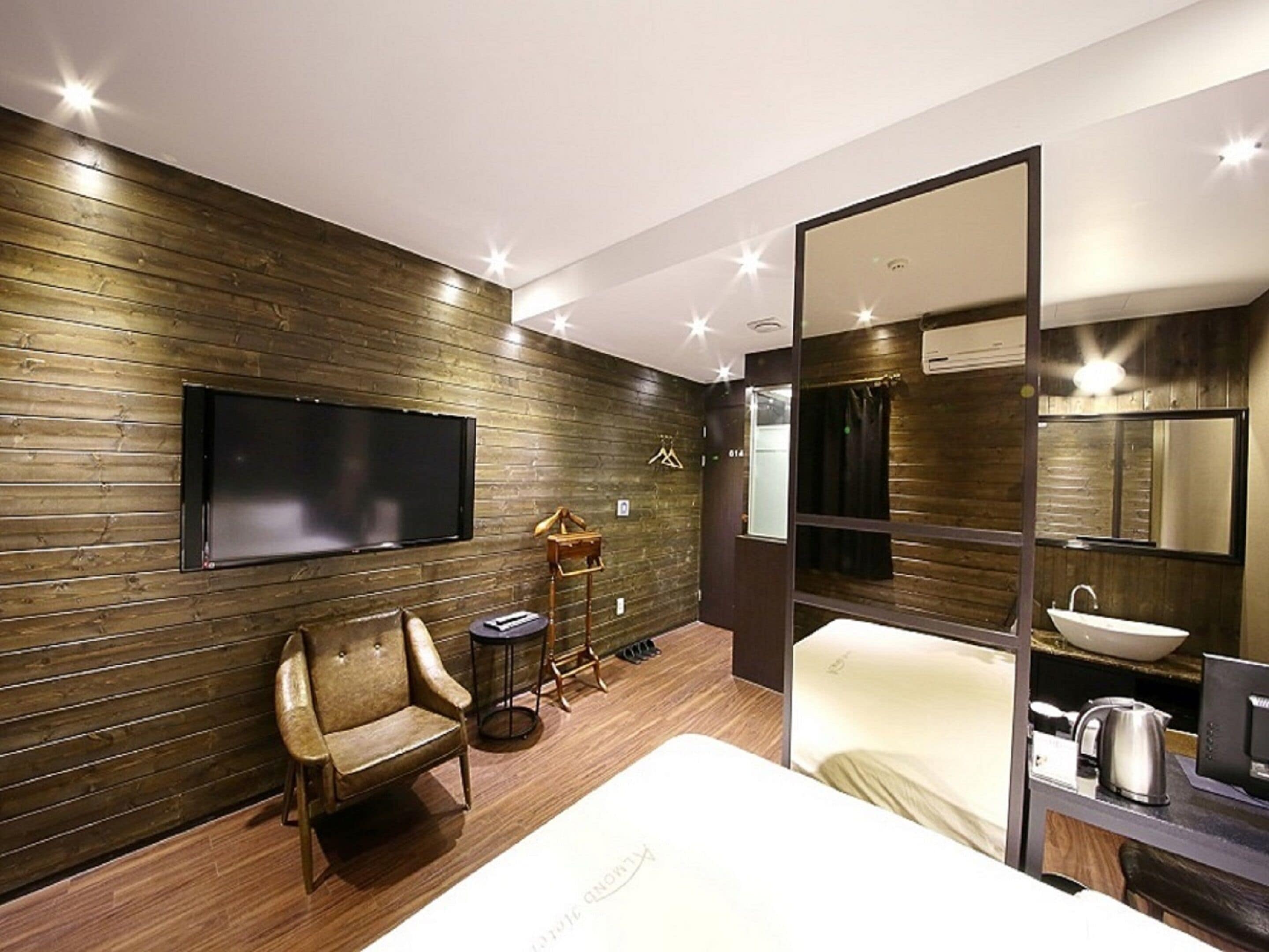 standard double room (interior design of a room is randomly) | individually decorated, soundproofing, iron/ironing board, free wifi