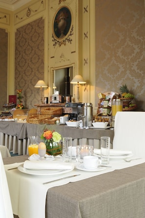 Desayuno buffet incluido todos los días