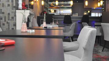 Breakfast, lunch and dinner served