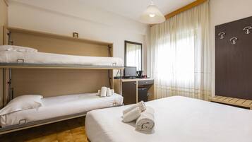 Desk, soundproofing, free WiFi, wheelchair access