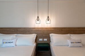 Superior Quadruple Room | Desk, soundproofing, free WiFi, wheelchair access - Catignano Hotel (Gubbio)