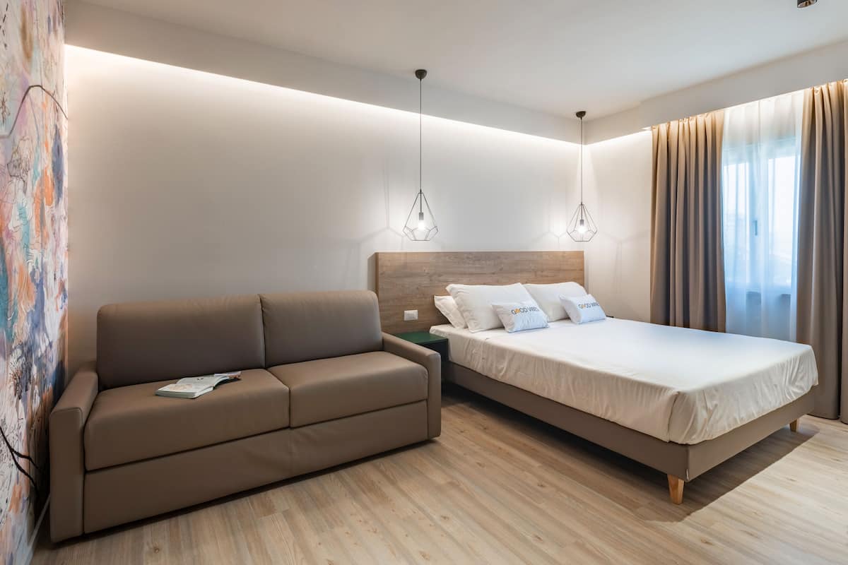 Junior studio suite | Een bureau, geluiddichte muren, gratis wifi, rolstoeltoegankelijk