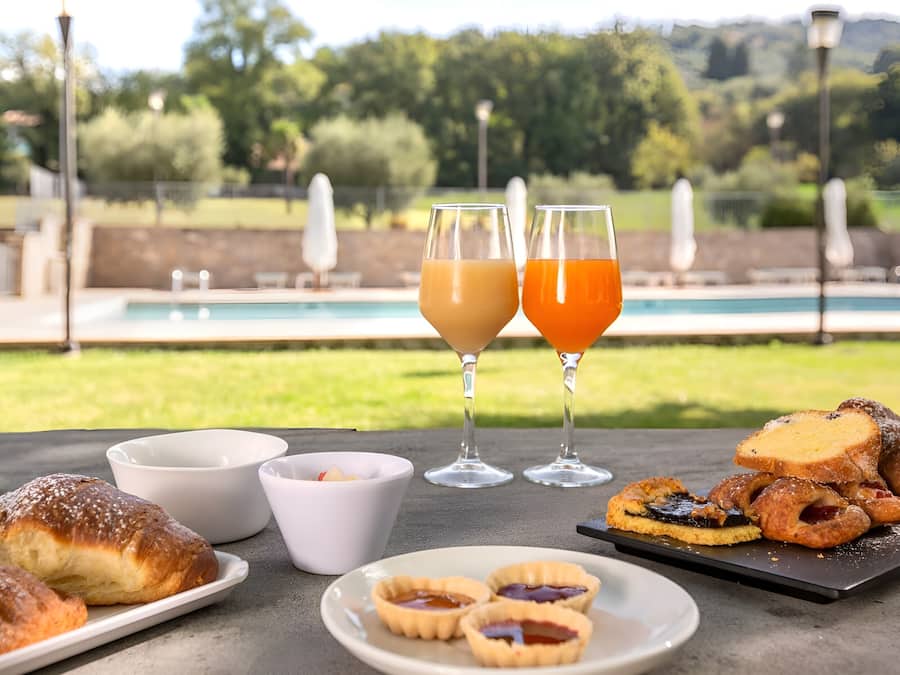 Free daily buffet breakfast