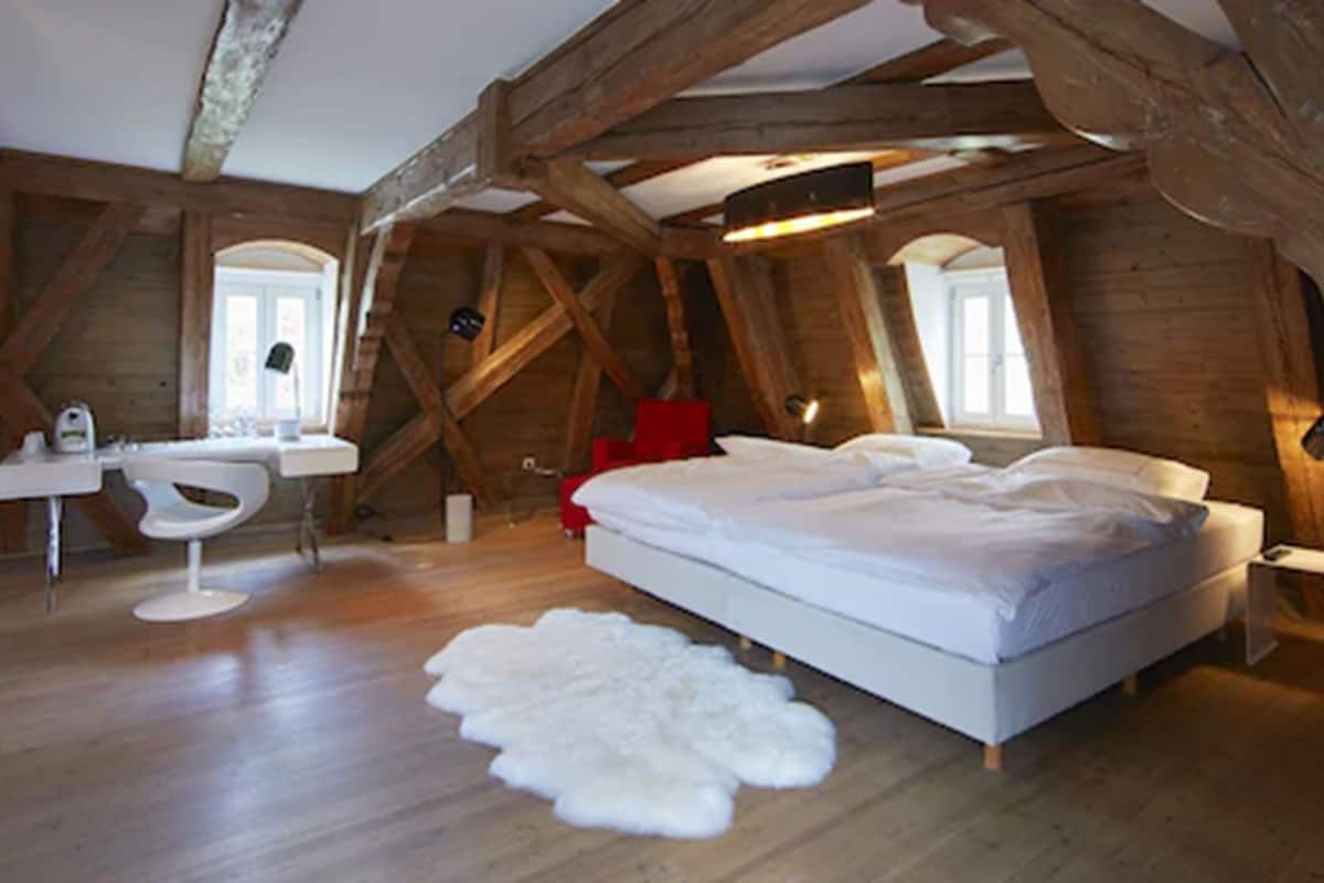 Premium tweepersoonskamer, 1 slaapkamer | 1 slaapkamer, luxe beddengoed, een kluis op de kamer, een bureau