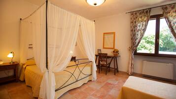 Superior-Doppelzimmer | Zustellbetten, kostenloses WLAN, Bettwäsche