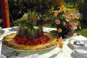 Lunch and dinner served, Regional cuisine