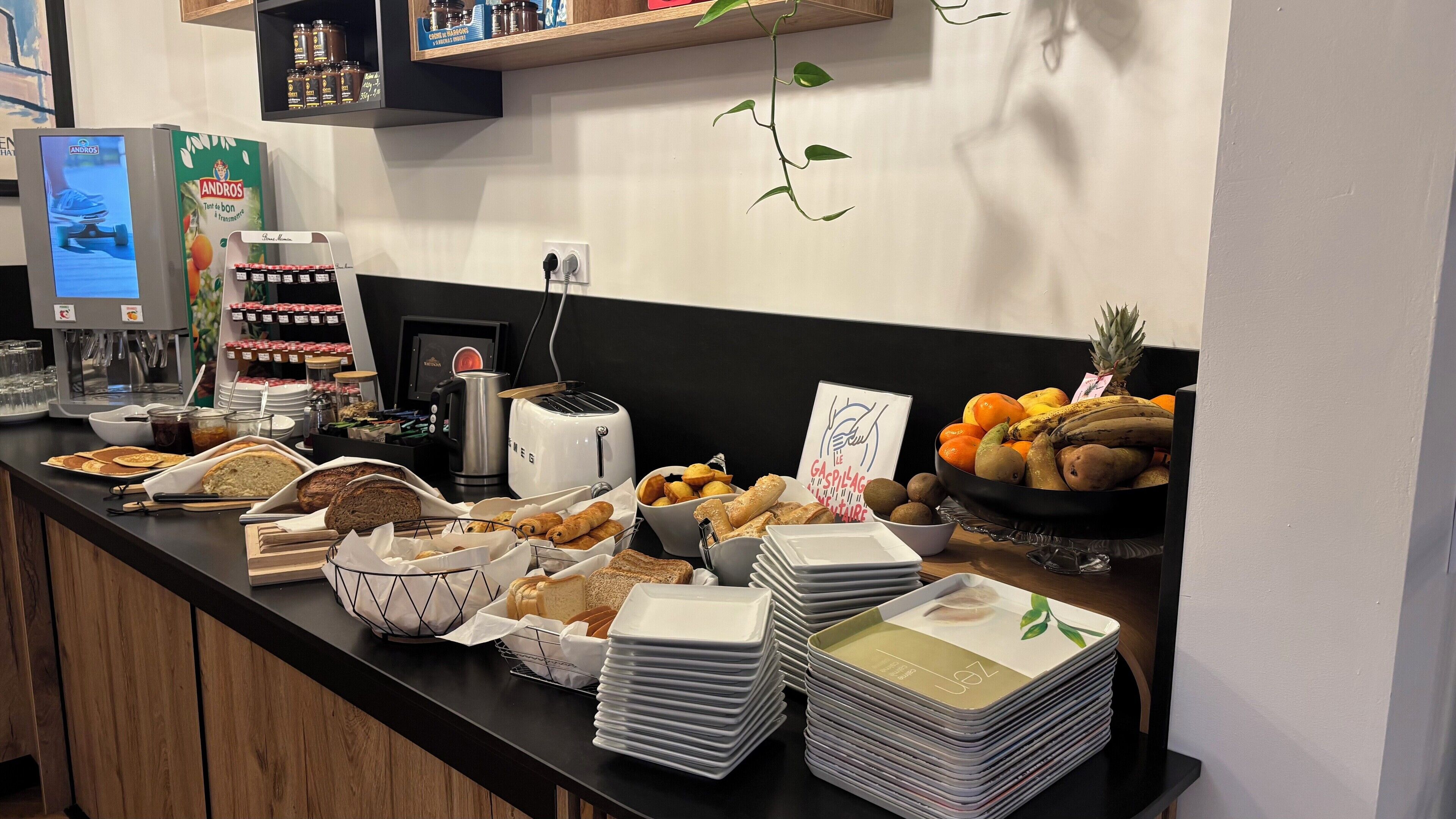 Breakfast buffet
