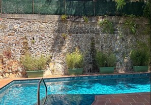 Indoor pool, outdoor pool - Grand Hotel de Lyon (Vals-les-Bains)