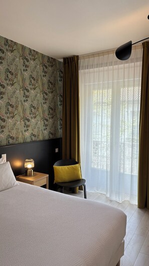 Standard Double Room | In-room safe, desk, iron/ironing board, free cribs/infant beds - Grand Hotel de Lyon (Vals-les-Bains)