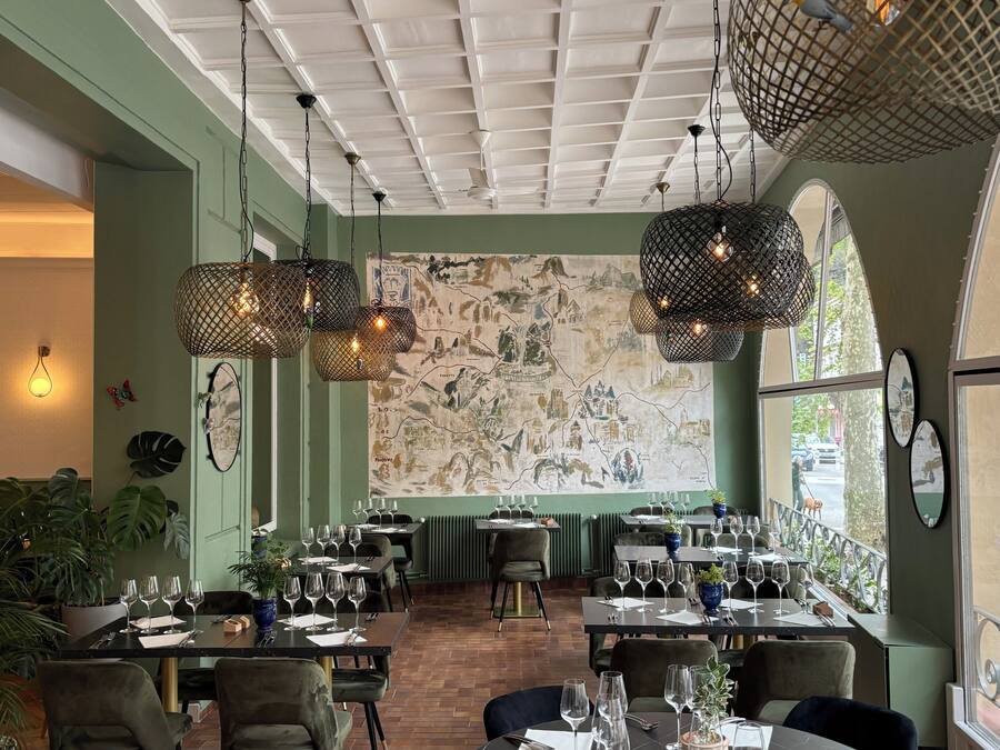 Breakfast, lunch, dinner served; French cuisine