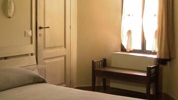 Huvila, yksityinen uima-allas | Tallelokero huoneessa, yksilöllisesti sisustettu