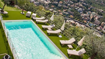 Alberca al aire libre por temporada