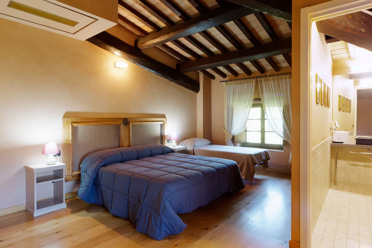 Deluxe Triple Room