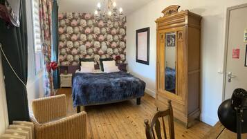 Doppia Comfort, 1 letto matrimoniale | Una scrivania, ferro/asse da stiro, Wi-Fi gratuito, lenzuola