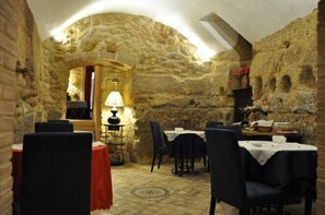 Daily buffet breakfast (EUR 5 per person) - B&B Del Centro (Enna)