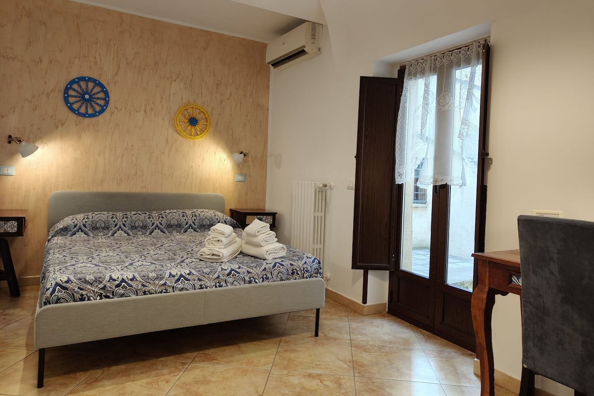 Room, Private Bathroom | Individually furnished, desk, cribs/infant beds, free WiFi