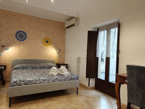 Room, Private Bathroom | Individually furnished, desk, cots/infant beds, free WiFi - B&B Del Centro (Enna)