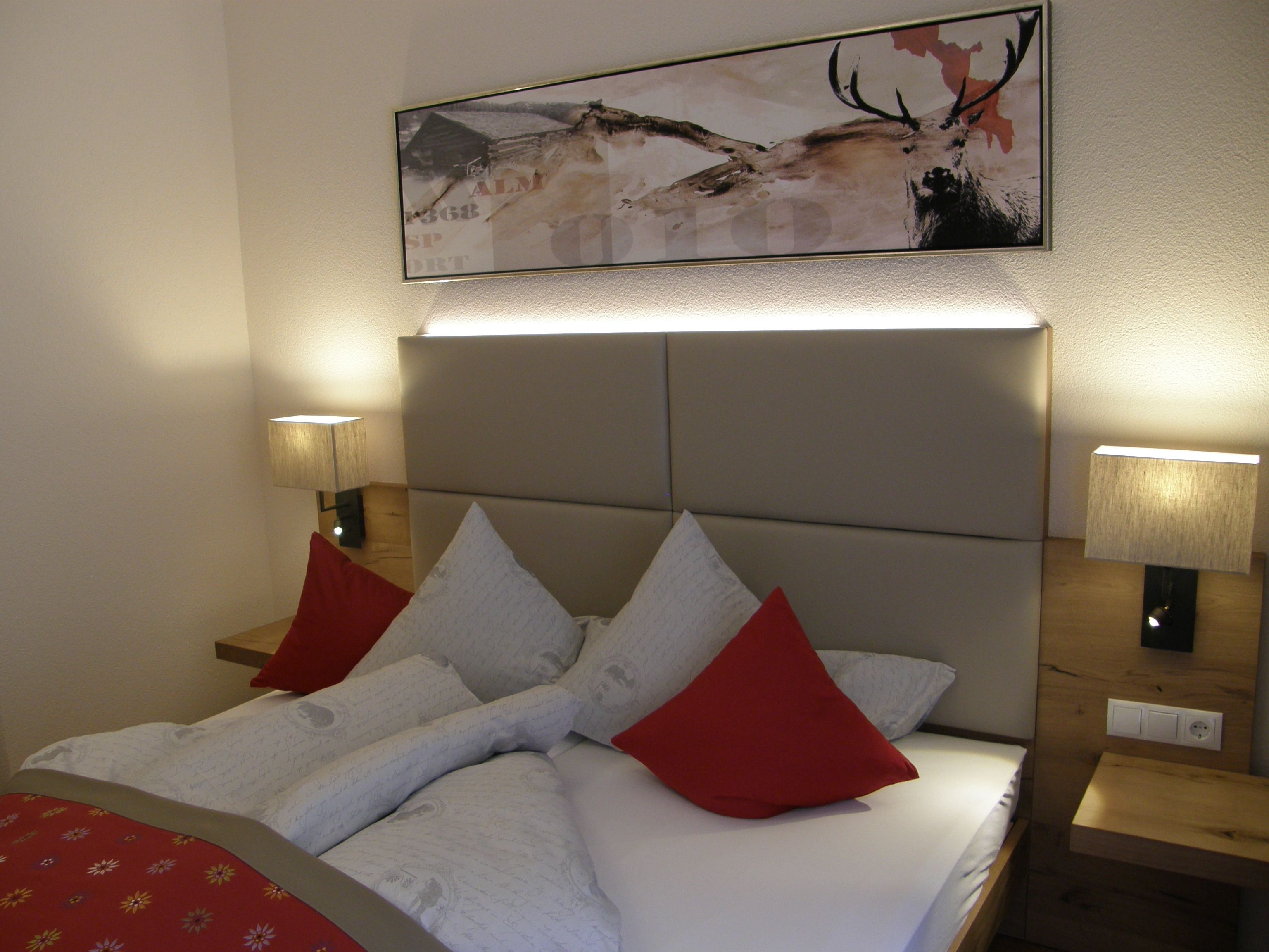 Double or Twin Room | Hypo-allergenic bedding, in-room safe, desk, cribs/infant beds