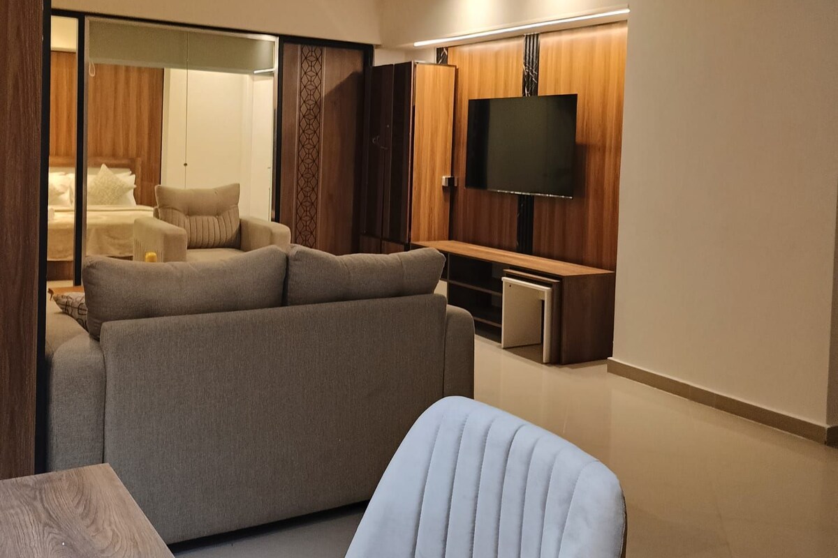 Luxury Studio Suite, 1 Bedroom, Non Smoking, Courtyard View | Interior