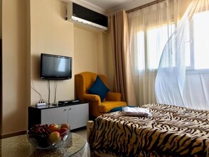 Blackout drapes, bed sheets - Alexander the Great Hotel - Alexotel (Alexandria)