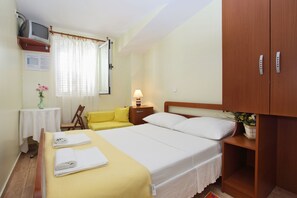 Standard Double Room | Soundproofing, free WiFi - Villa Simoni Apartments (Split)