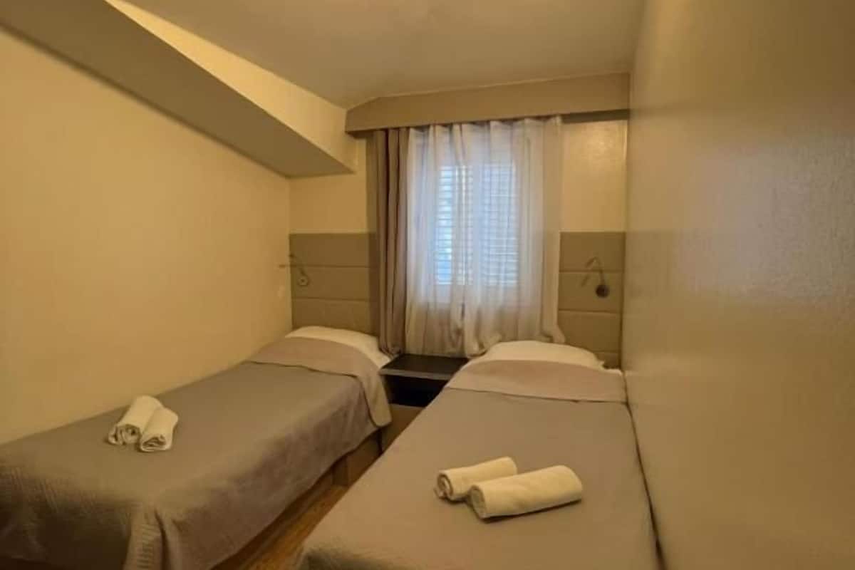 Standard Twin Room | Soundproofing, free WiFi