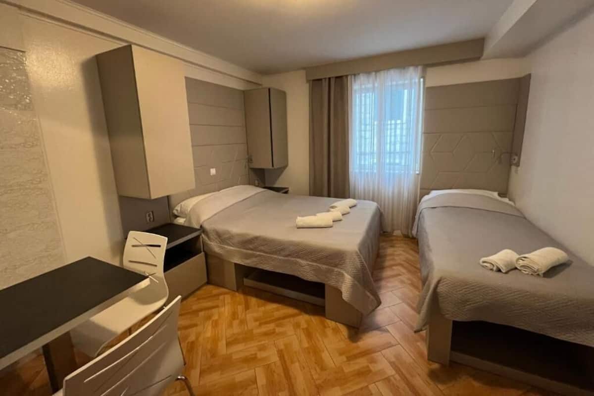 Economy Studio | Soundproofing, free WiFi