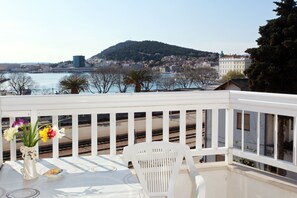 Comfort Studio, Balcony, Partial Sea View | Balcony - Villa Simoni Apartments (Split)