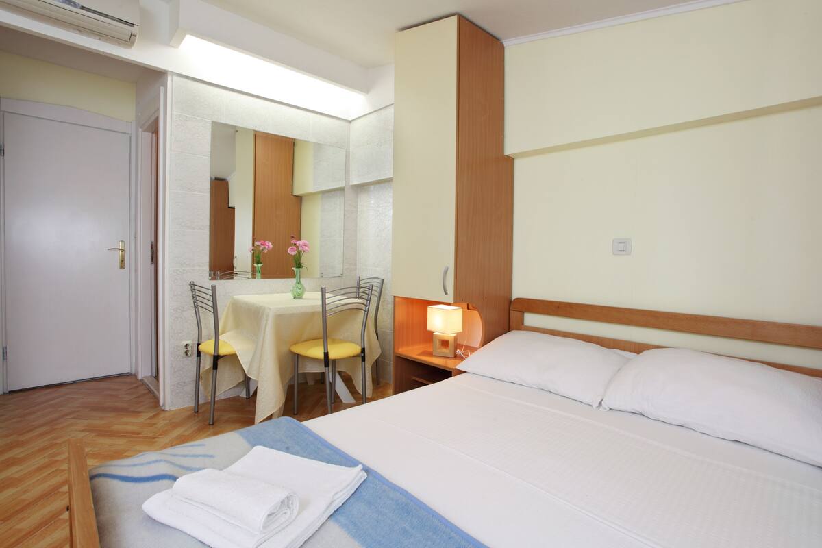 Estudio económico | Insonorización y wifi gratis