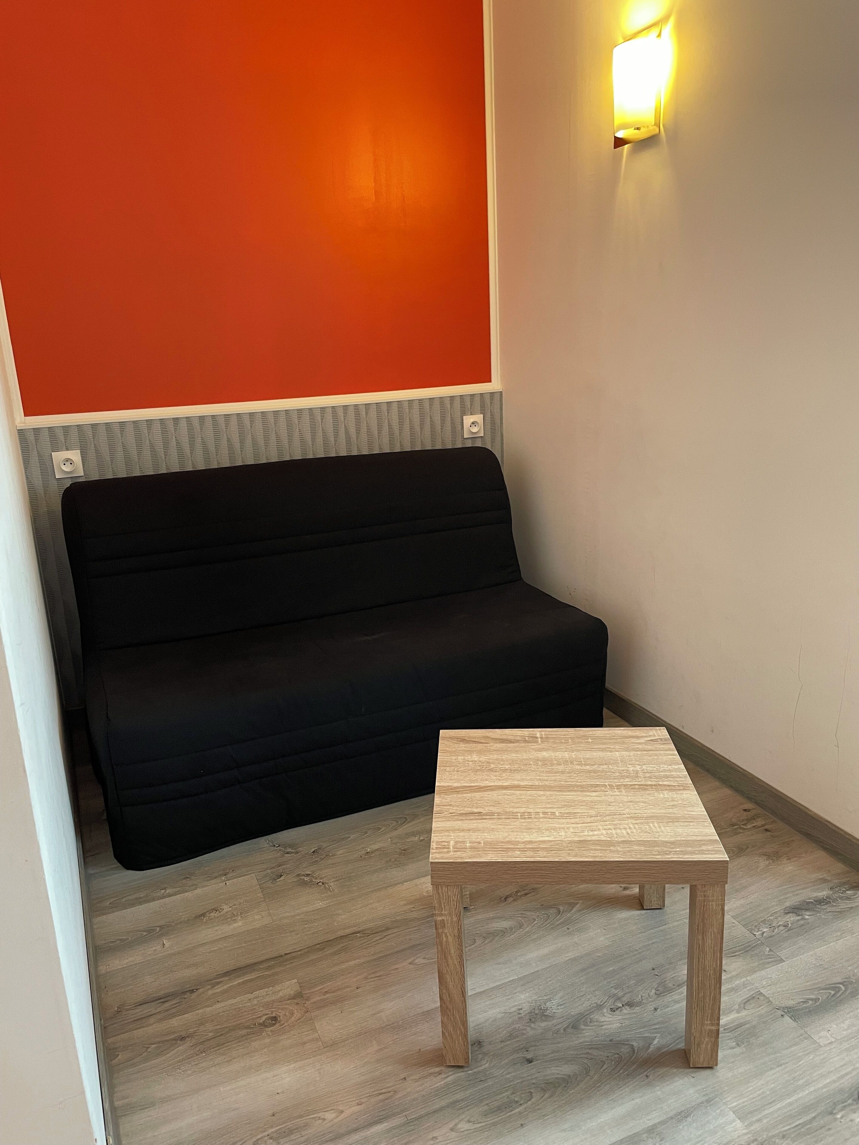 standard room | living area | 80-cm flat-screen tv with digital channels, tv