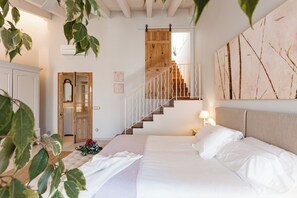 Suite (Rooftop) | 1 bedroom, premium bedding, down comforters, in-room safe