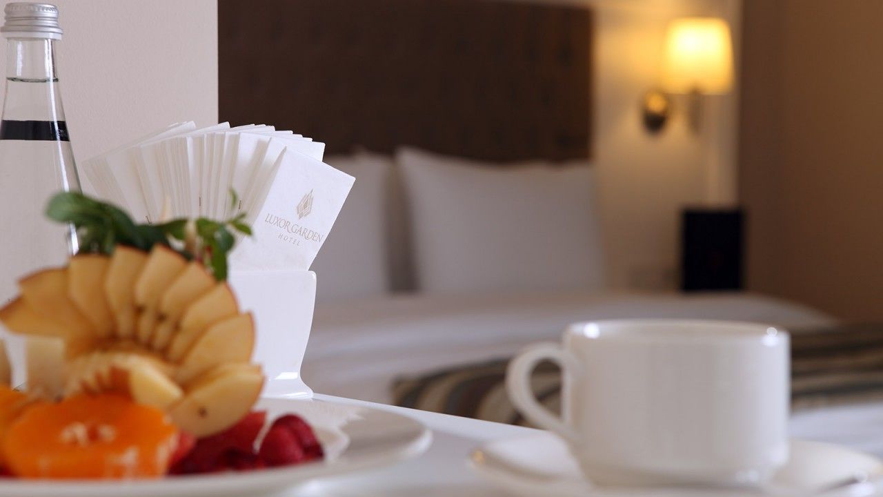 deluxe room | room service – dining