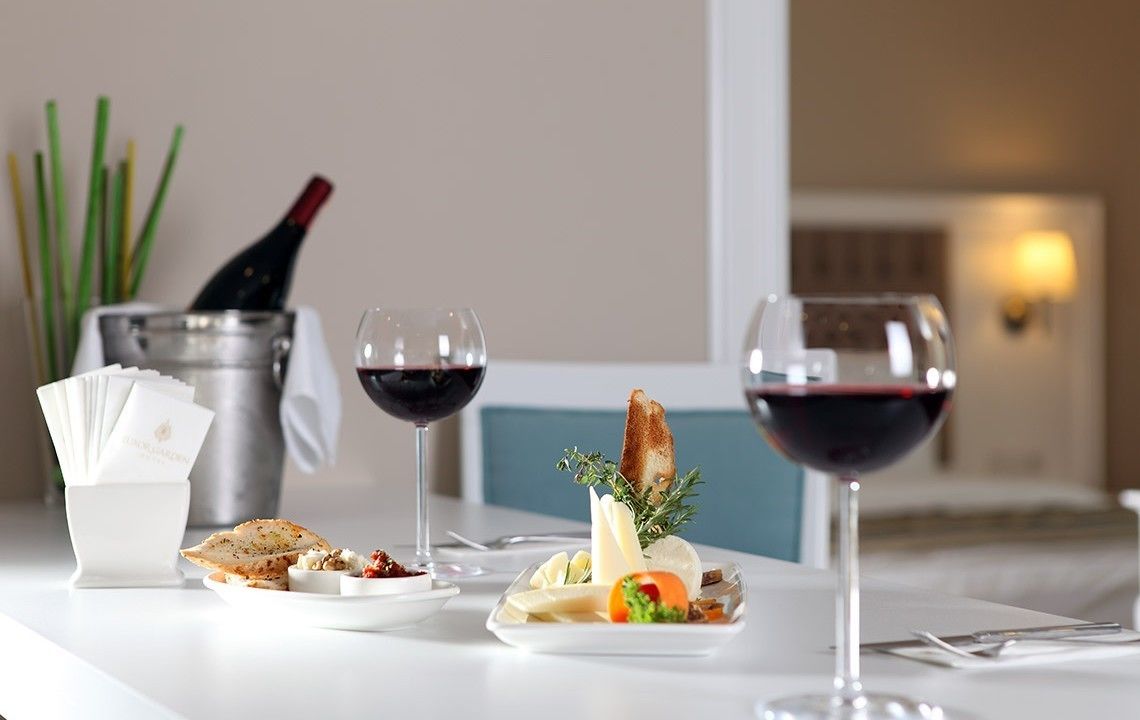 family suite | food and drink