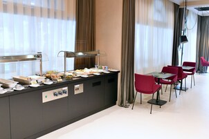 Daily buffet breakfast for a fee