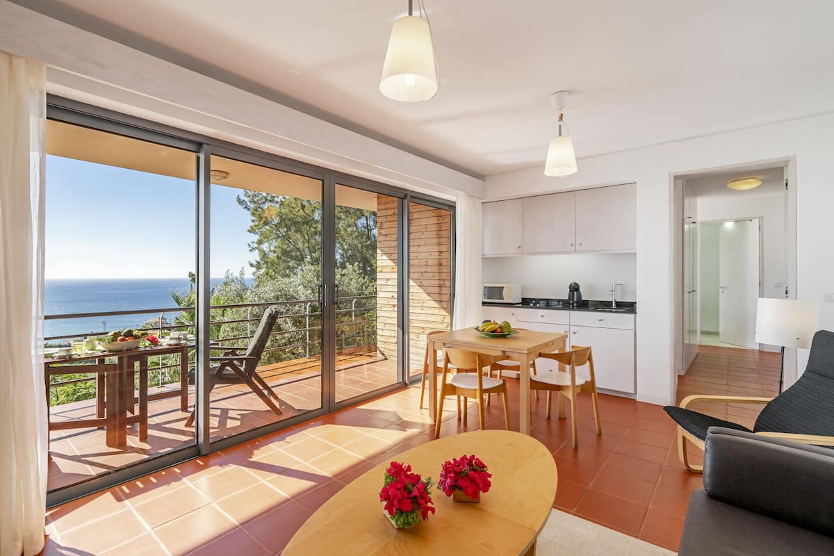 Apartment, 1 Bedroom, Ocean View | 1 bedroom, Tempur-Pedic beds, blackout drapes, soundproofing