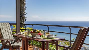 Apartment, 1 Bedroom, Ocean View | Terrace/patio