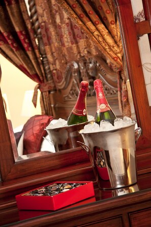 Classic Double Room (Four Poster Bed) | 1 bedroom, free WiFi - The Firgarth - Adults Only (Windermere)