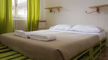 Free cots/infant beds, rollaway beds, free WiFi