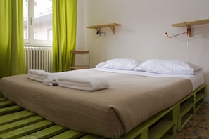 Free cots/infant beds, rollaway beds, free WiFi