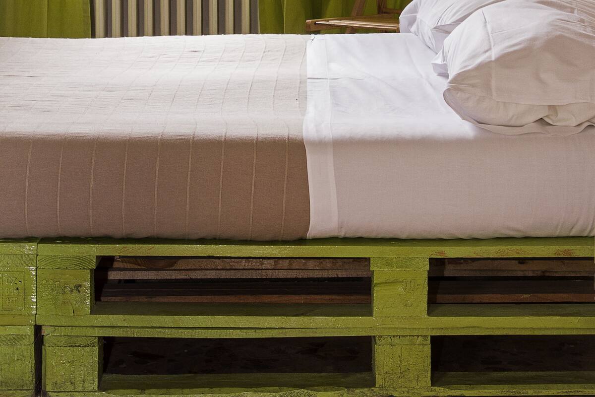 Free cots/infant beds, rollaway beds, free WiFi